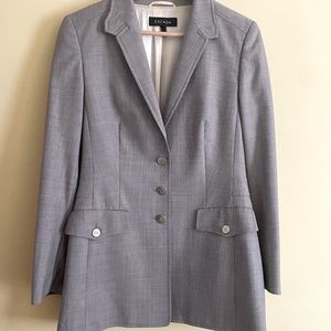 Escada lady’s long grey jacket. Fits sizes 8-10.